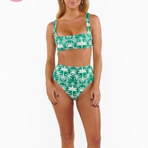 Show Me Your MuMu Tiki Palms